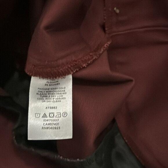 NWT LOFT Outlet Burgundy Front Button Mini Skirt Size 4P - Picture 10 of 10